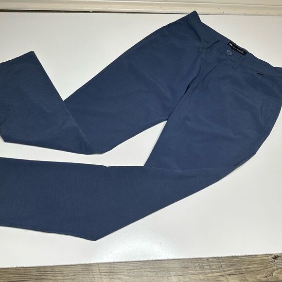 Travis Mathew Beckladdium Navy Golf/Athleisure Pants in Size 30W x 30L - Picture 2 of 9